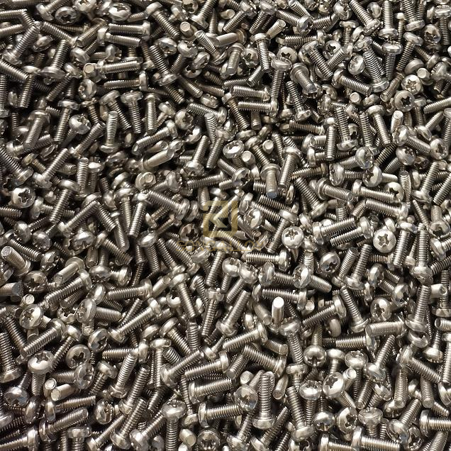 Titanium Cross Recessed Pan Head Screw